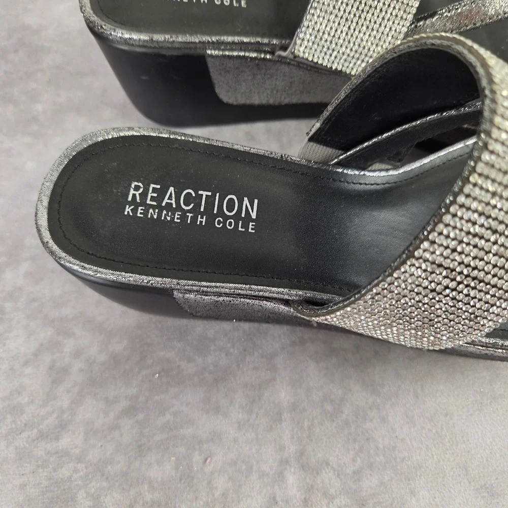 Kenneth Cole Reaction Pepea Cross Jewel Silvr Rhinestone Wedge Sandals RL24PCJ02